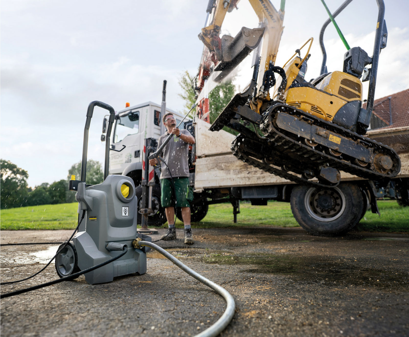 Cleaning vehicle